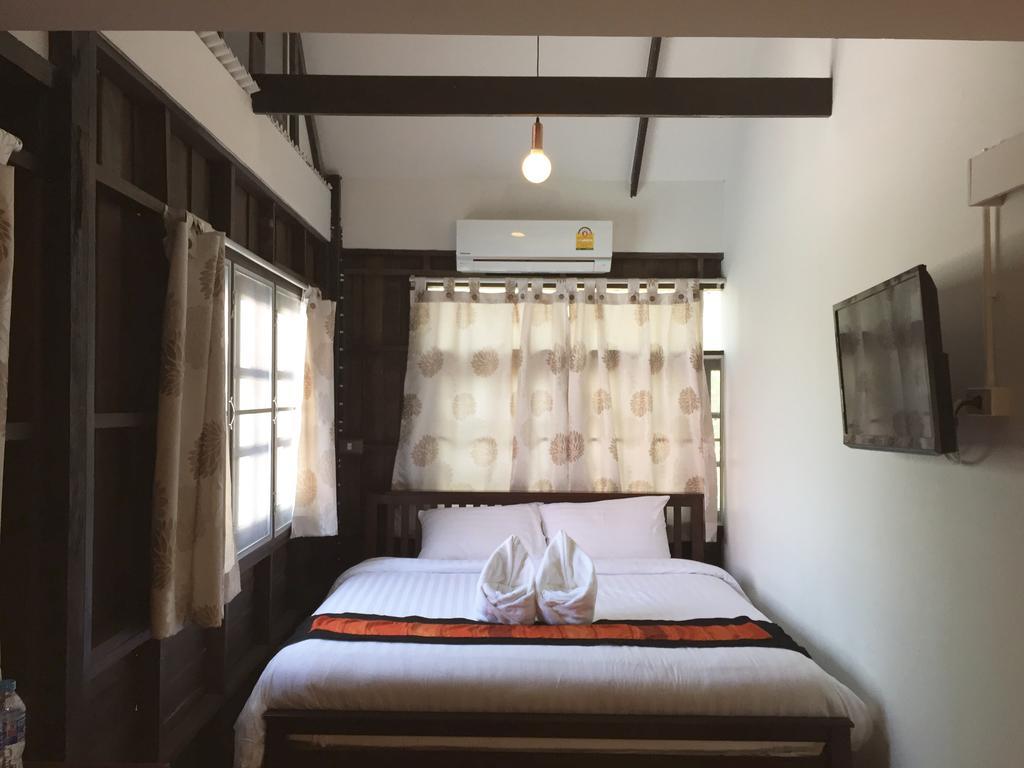 Hôtel Niwas Ayutthaya Chambre photo