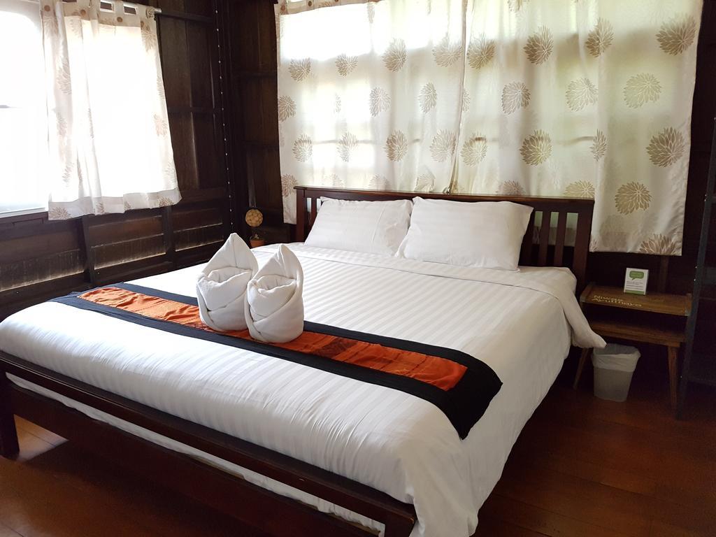 Hôtel Niwas Ayutthaya Extérieur photo
